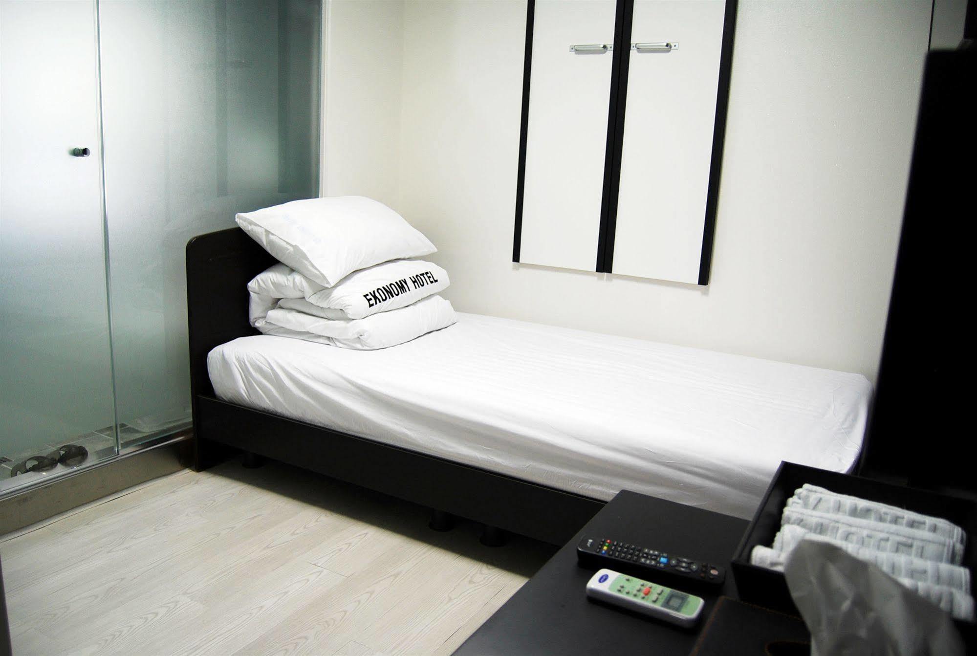 Ekonomy Hotel Nampo Pusan Zewnętrze zdjęcie