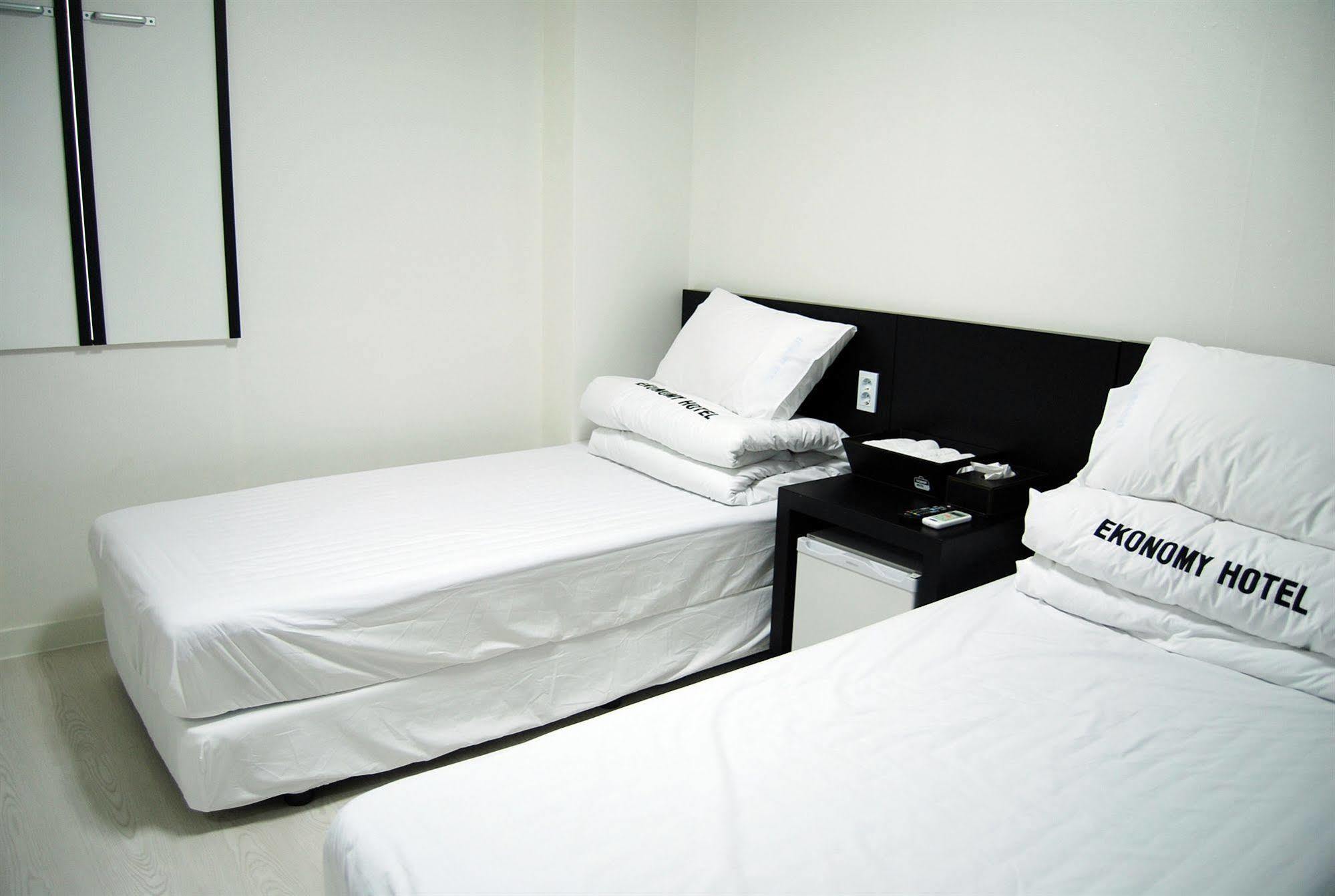 Ekonomy Hotel Nampo Pusan Zewnętrze zdjęcie